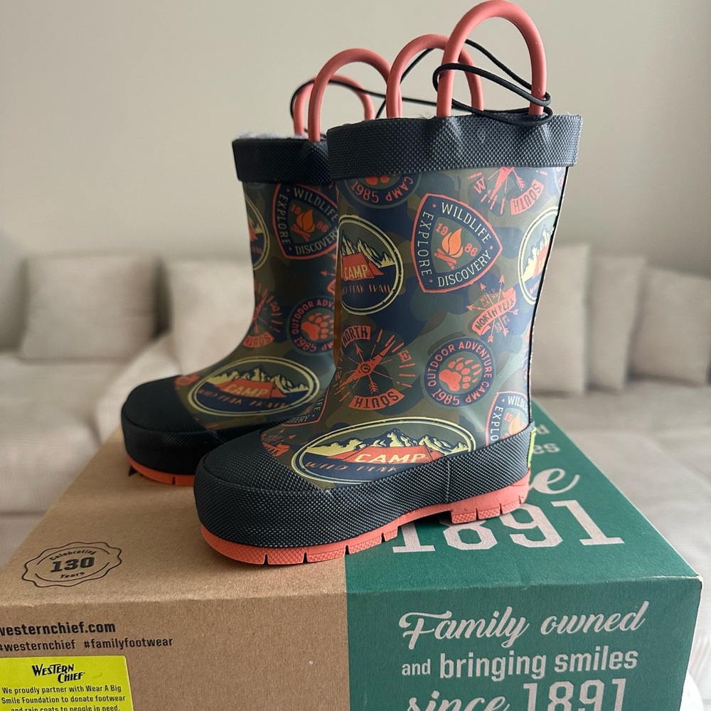 Western Chief Adventure Boot
Boys Size 5
